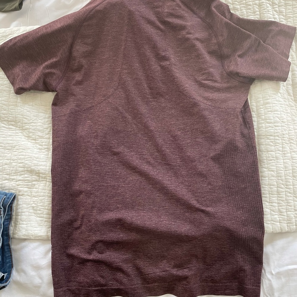 Men’s lululemon shirt